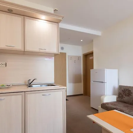 ❤ 1 Bedroom W Kitchen&balcony ❤d206a❤ Apartman *